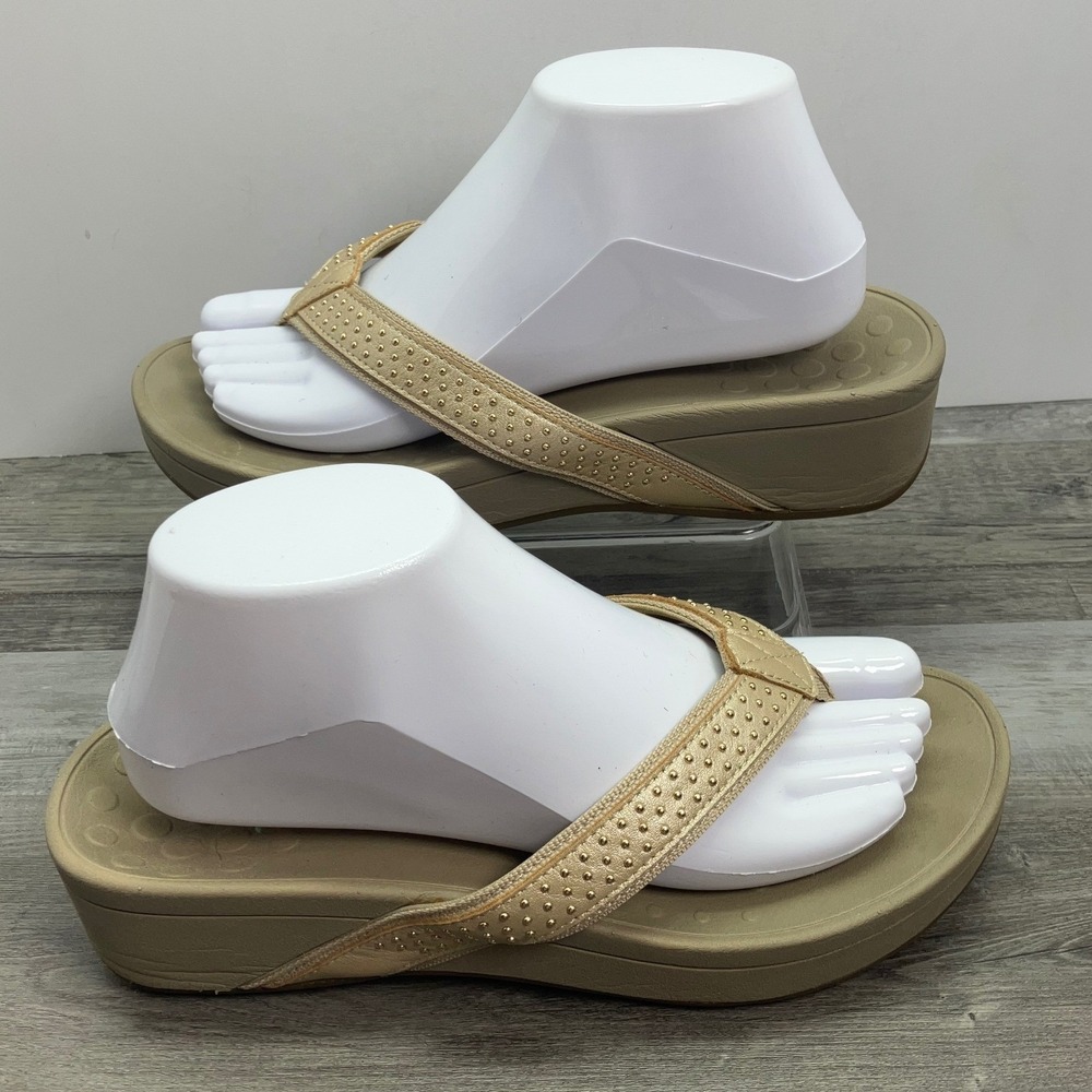Vionic Kehoe Gold Studded Wedge Flip Flop Sandals Womens 8 Orthotic Platform 380